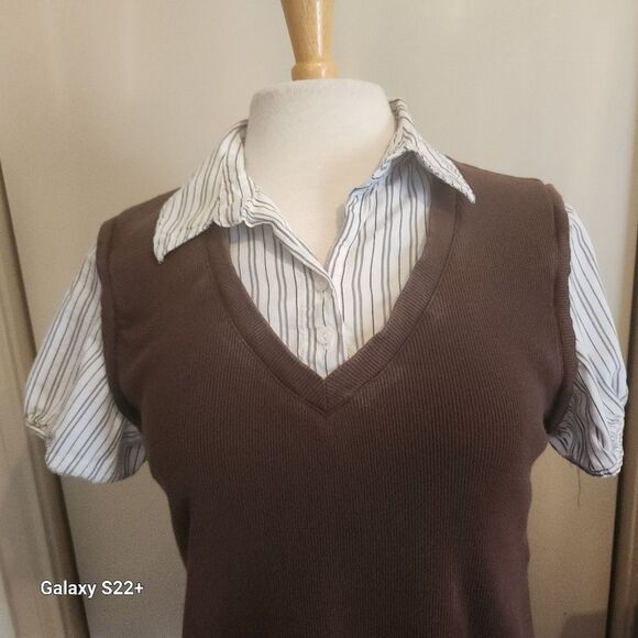 Croft & Barrow womans gray striped w balloon sleeve blouse & attached brown vest - Picture 3 of 9